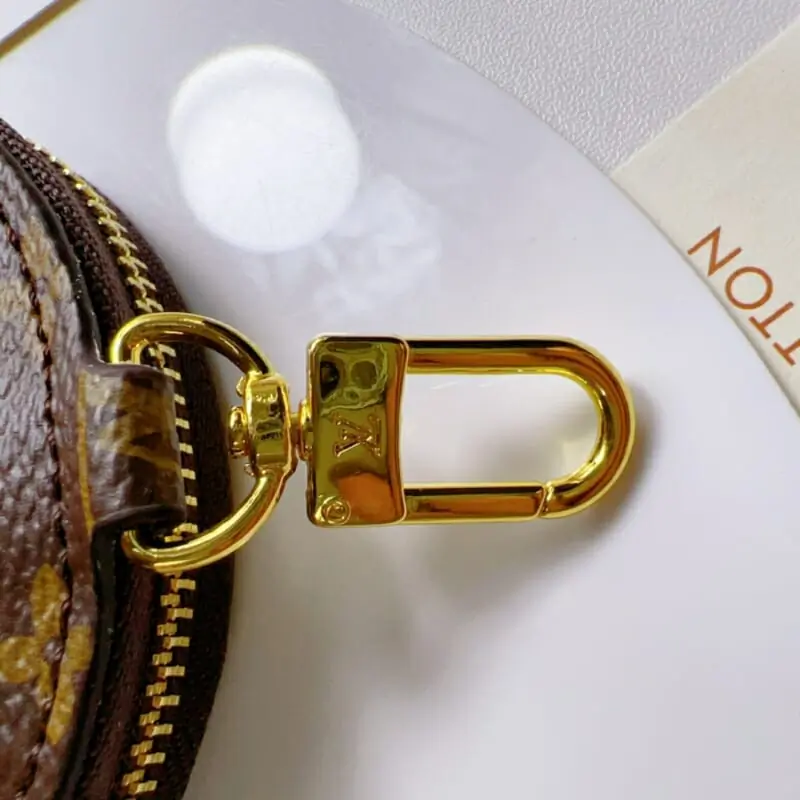 louis vuitton lv key holder and boucle de sac s_12052124